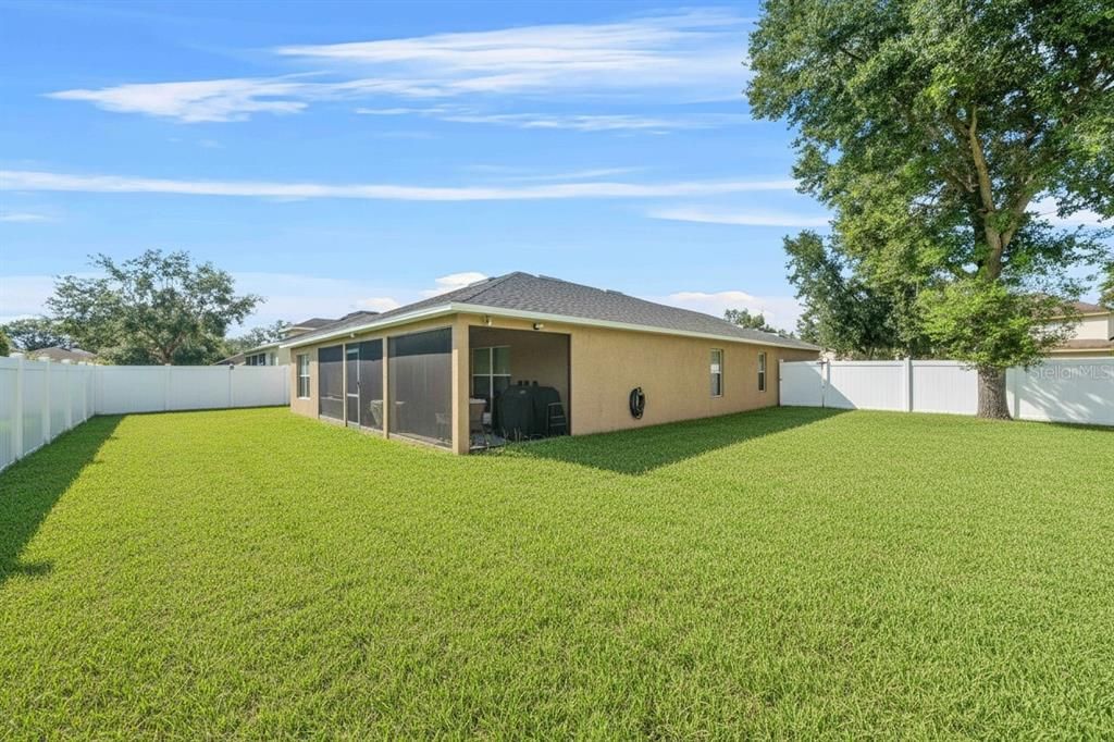 Activo con contrato: $348,000 (3 camas, 2 baños, 1997 Pies cuadrados)