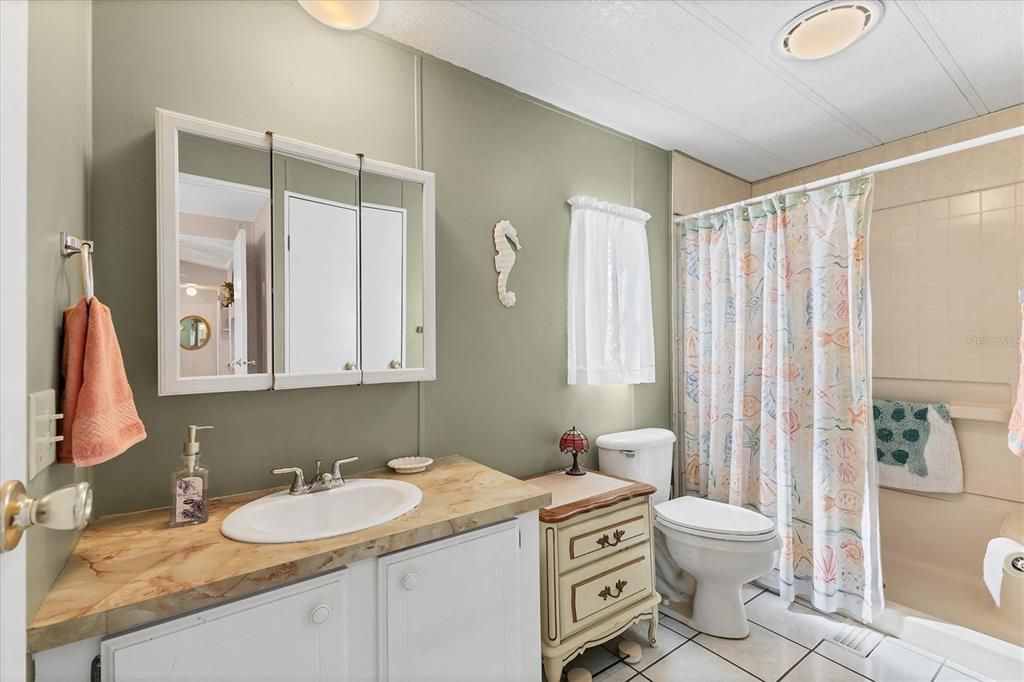 En Venta: $198,500 (2 camas, 2 baños, 1056 Pies cuadrados)