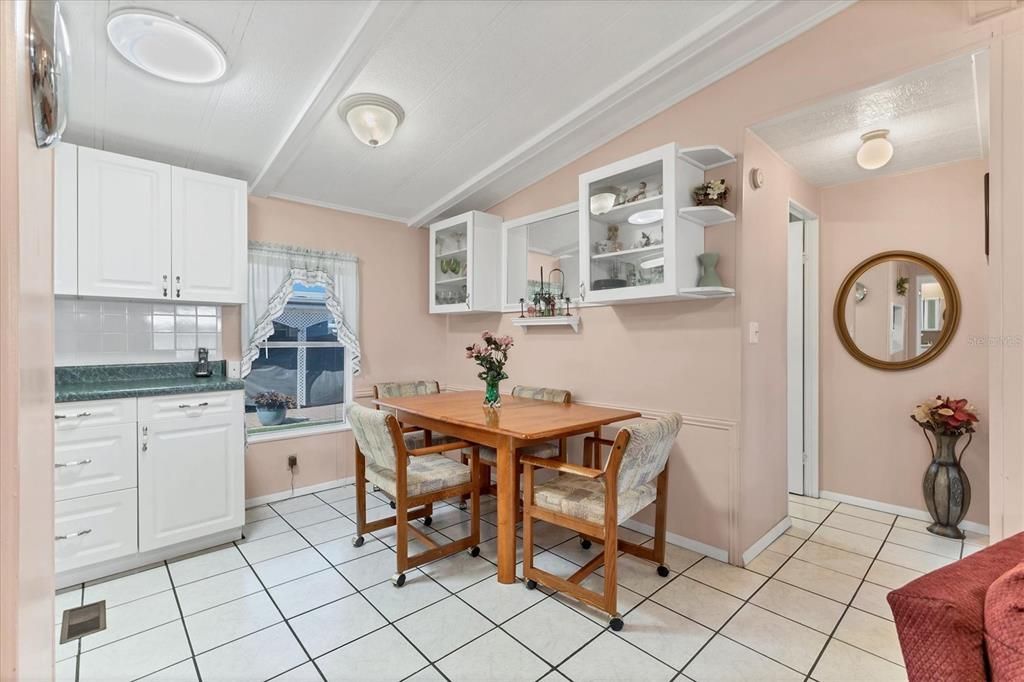 En Venta: $198,500 (2 camas, 2 baños, 1056 Pies cuadrados)