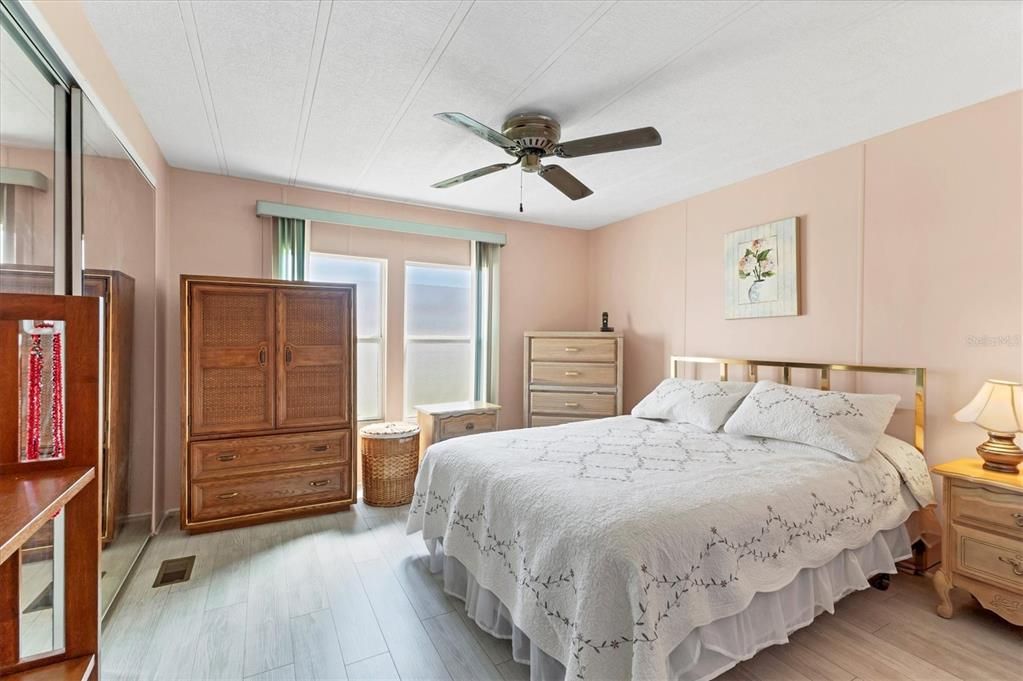 En Venta: $198,500 (2 camas, 2 baños, 1056 Pies cuadrados)