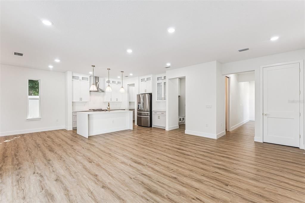 For Sale: $730,000 (4 beds, 2 baths, 2350 Square Feet)