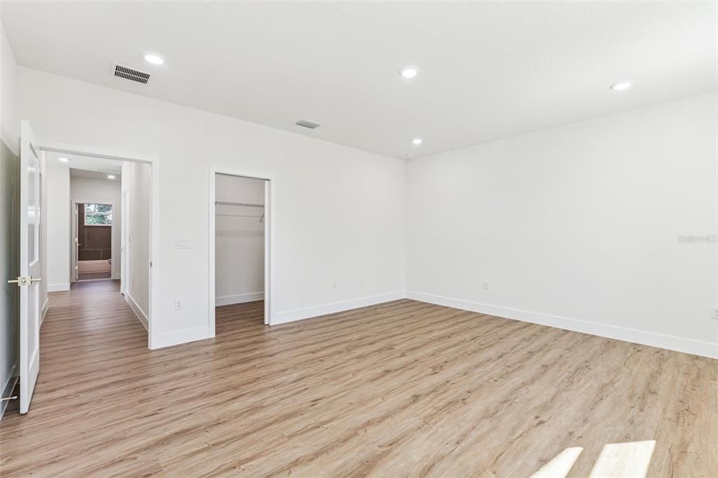 For Sale: $730,000 (4 beds, 2 baths, 2350 Square Feet)