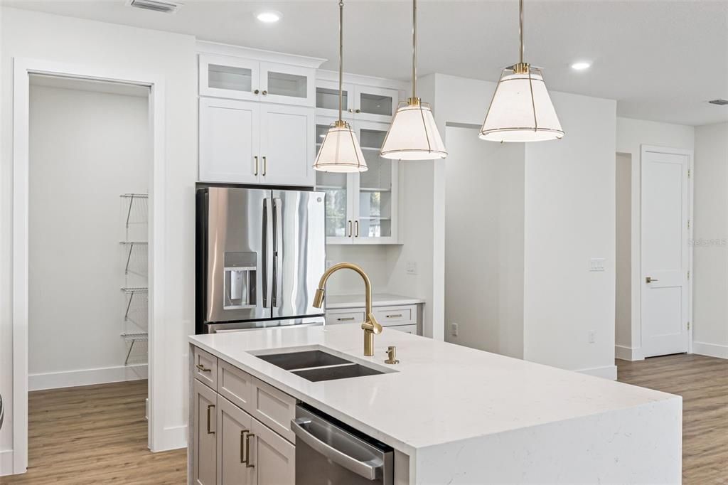 For Sale: $730,000 (4 beds, 2 baths, 2350 Square Feet)