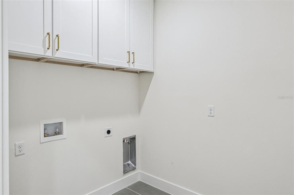 For Sale: $730,000 (4 beds, 2 baths, 2350 Square Feet)