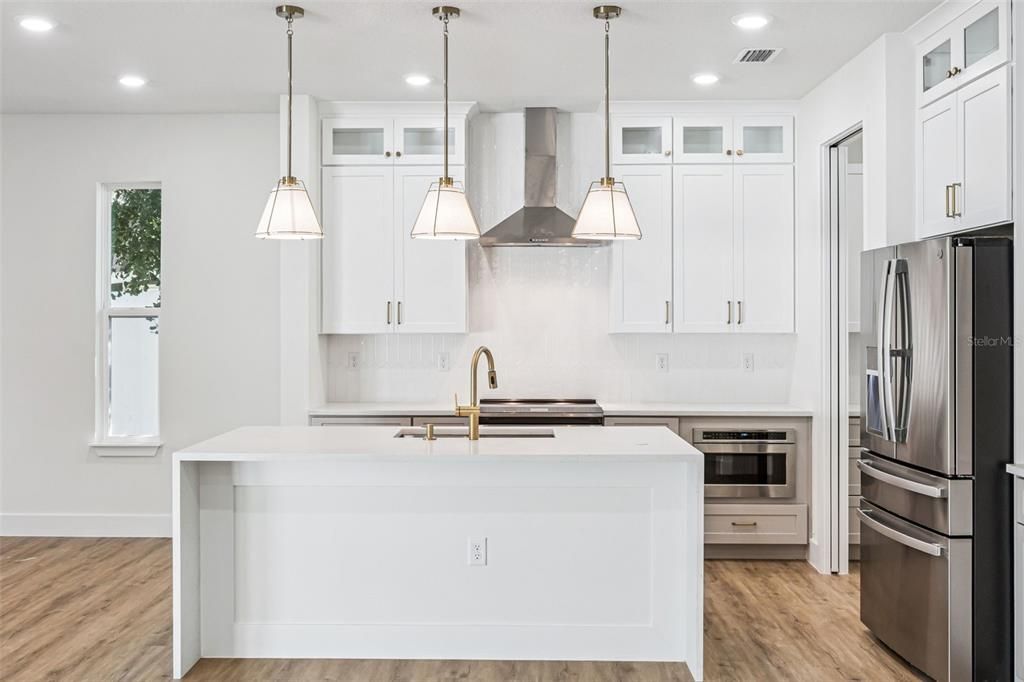 For Sale: $730,000 (4 beds, 2 baths, 2350 Square Feet)