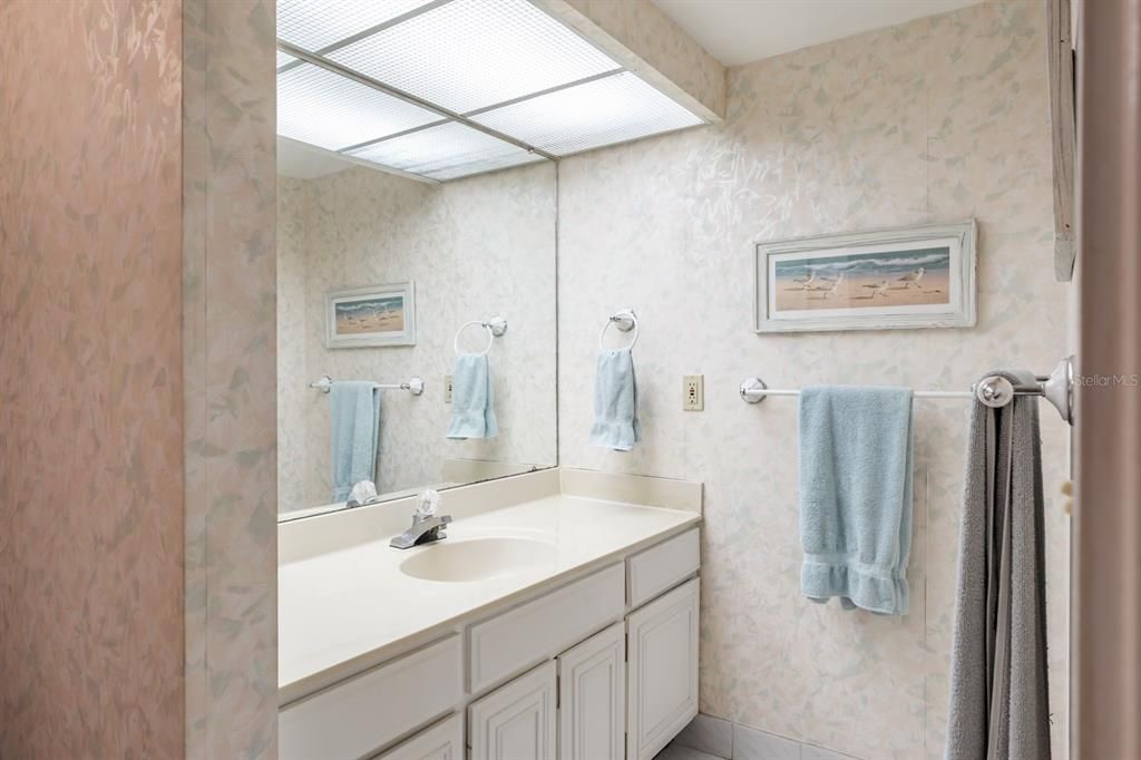 待售: $399,000 (2 贝兹, 2 浴室, 1160 平方英尺)