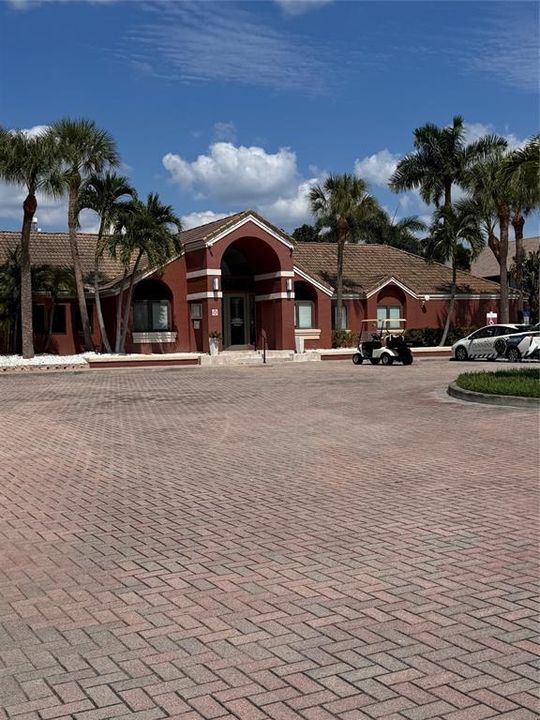 Под контрактом: $105,000 (1 спален, 1 ванн, 742 Квадратных фут)