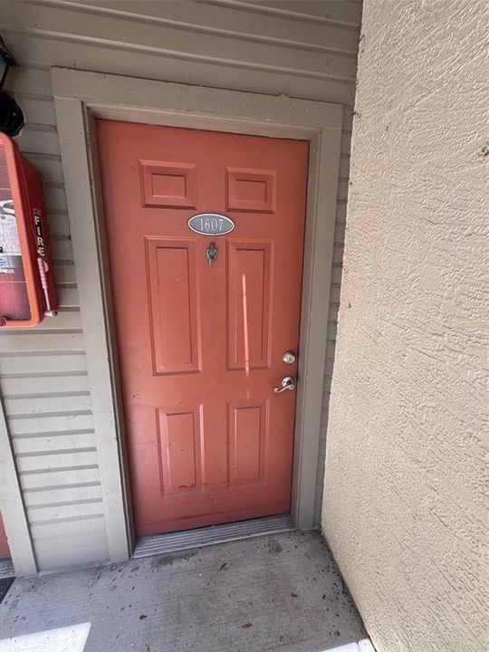 Под контрактом: $105,000 (1 спален, 1 ванн, 742 Квадратных фут)