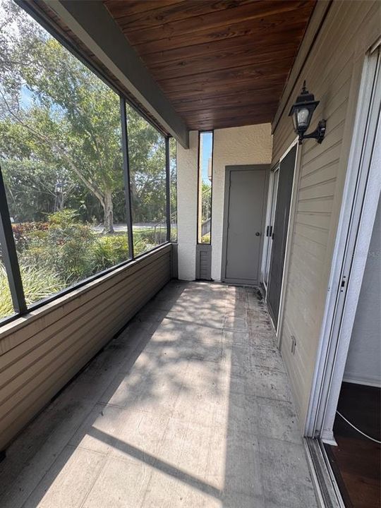 Под контрактом: $105,000 (1 спален, 1 ванн, 742 Квадратных фут)