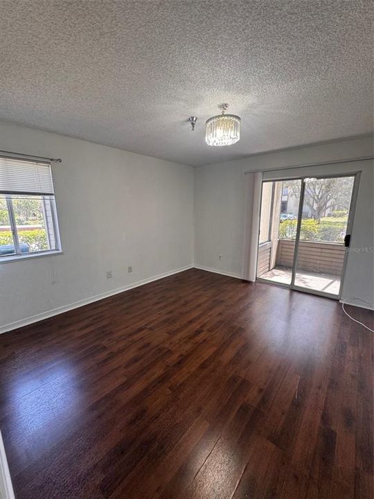 Под контрактом: $105,000 (1 спален, 1 ванн, 742 Квадратных фут)