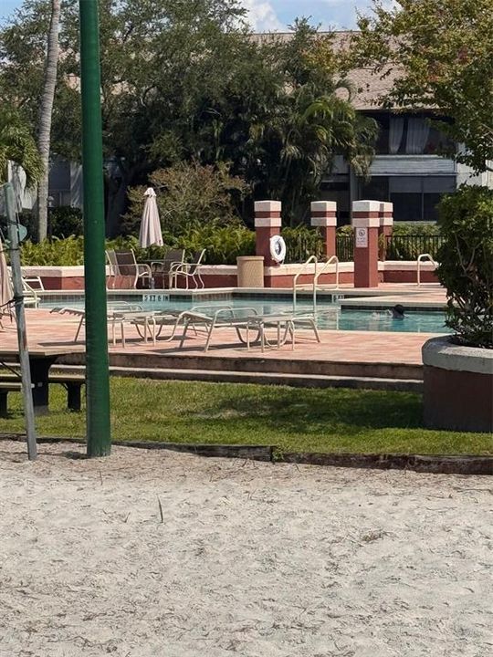 Под контрактом: $105,000 (1 спален, 1 ванн, 742 Квадратных фут)