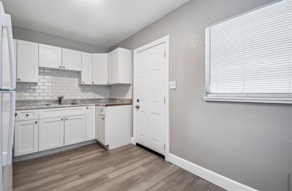 For Sale: $234,400 (3 beds, 1 baths, 768 Square Feet)