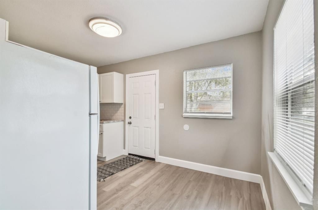 For Sale: $234,400 (3 beds, 1 baths, 768 Square Feet)