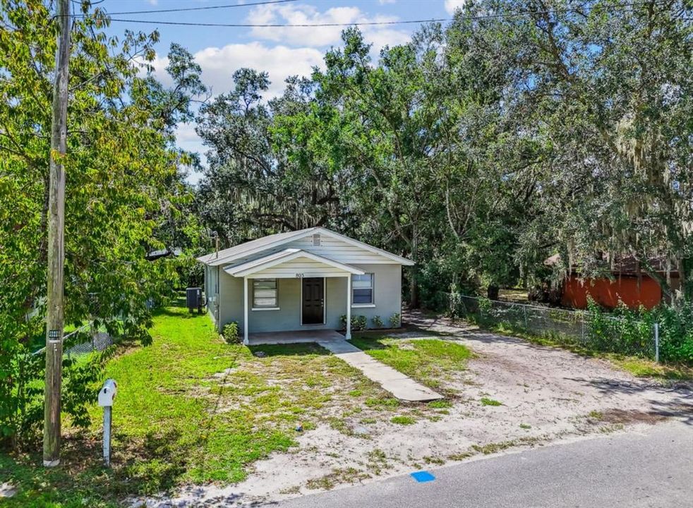 For Sale: $234,400 (3 beds, 1 baths, 768 Square Feet)