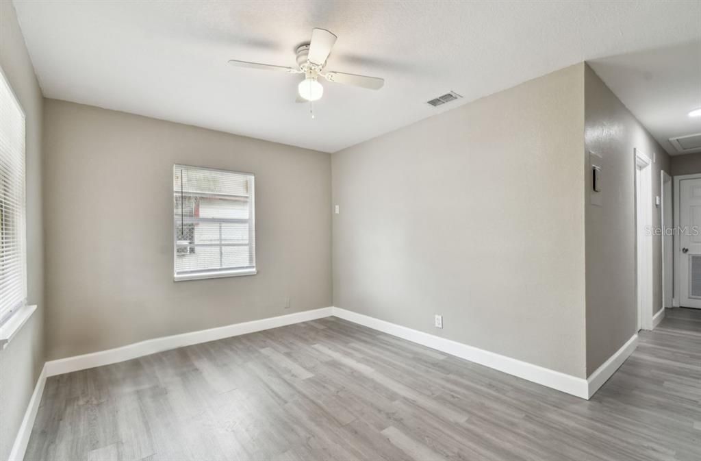 For Sale: $234,400 (3 beds, 1 baths, 768 Square Feet)