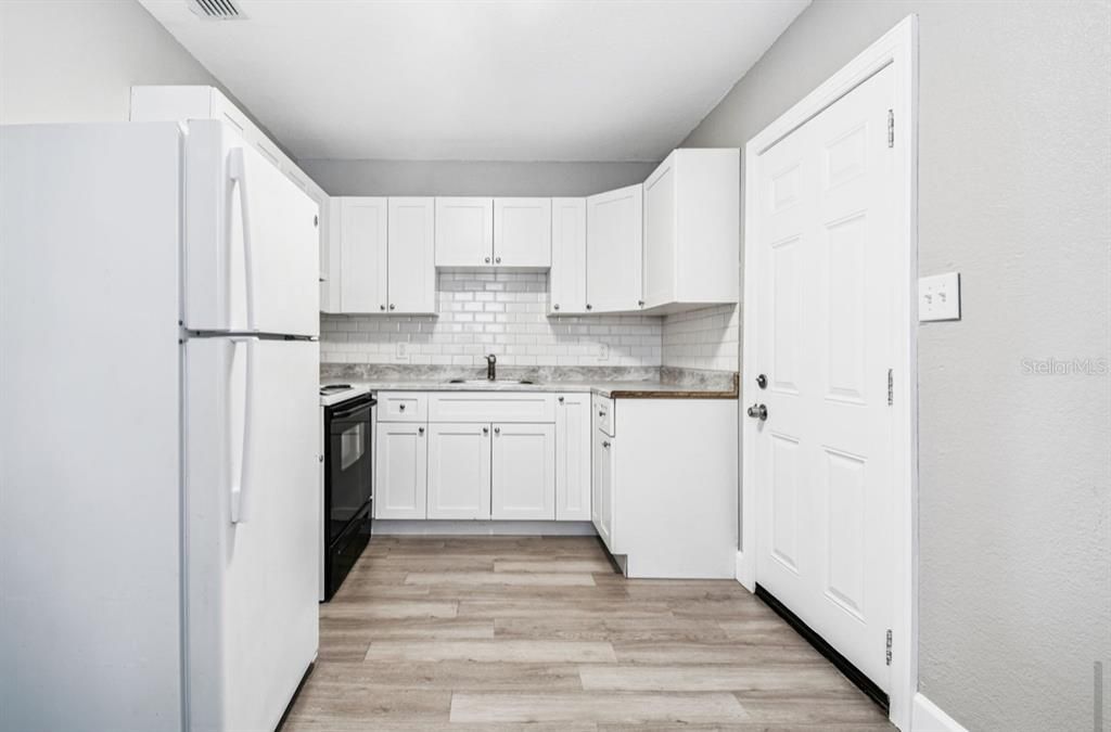 For Sale: $234,400 (3 beds, 1 baths, 768 Square Feet)
