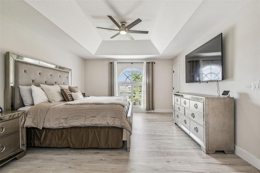 En Venta: $535,000 (4 camas, 3 baños, 2540 Pies cuadrados)