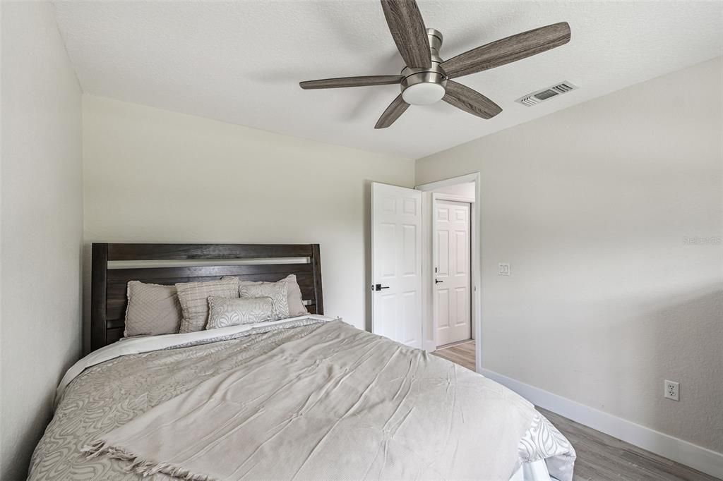 En Venta: $535,000 (4 camas, 3 baños, 2540 Pies cuadrados)