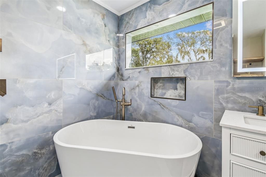 En Venta: $535,000 (4 camas, 3 baños, 2540 Pies cuadrados)