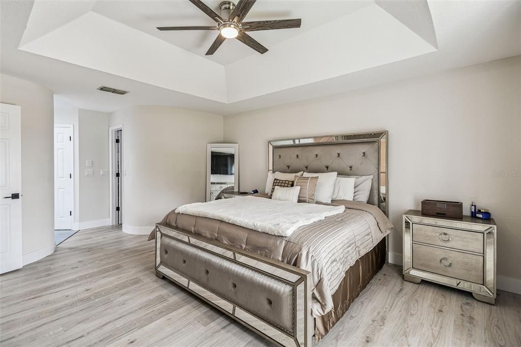 En Venta: $535,000 (4 camas, 3 baños, 2540 Pies cuadrados)