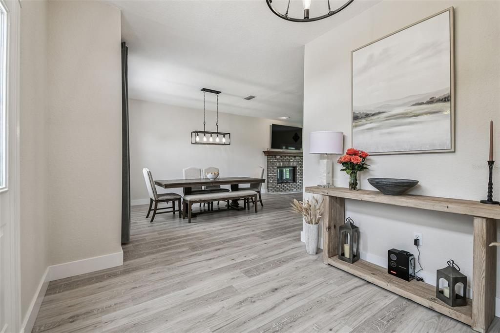 En Venta: $535,000 (4 camas, 3 baños, 2540 Pies cuadrados)