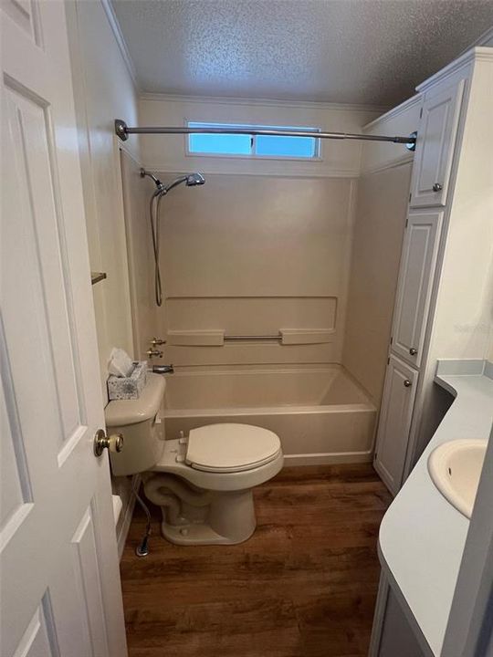 Active With Contract: $191,900 (2 beds, 2 baths, 1118 Square Feet)