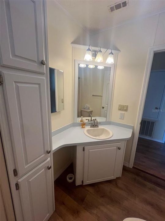 Active With Contract: $191,900 (2 beds, 2 baths, 1118 Square Feet)