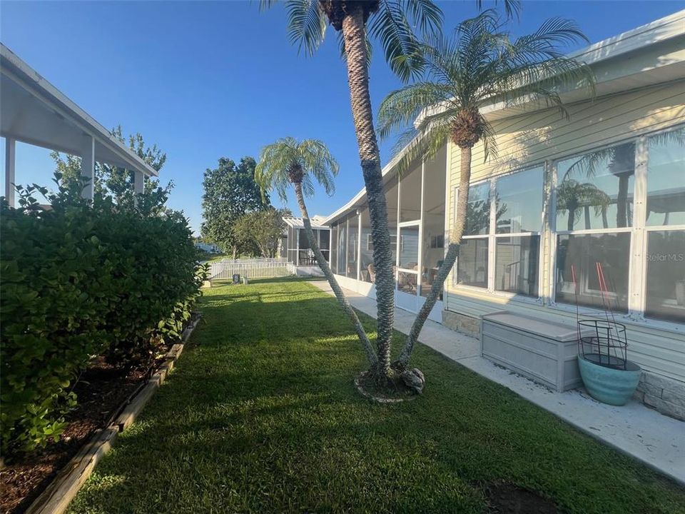 Active With Contract: $191,900 (2 beds, 2 baths, 1118 Square Feet)