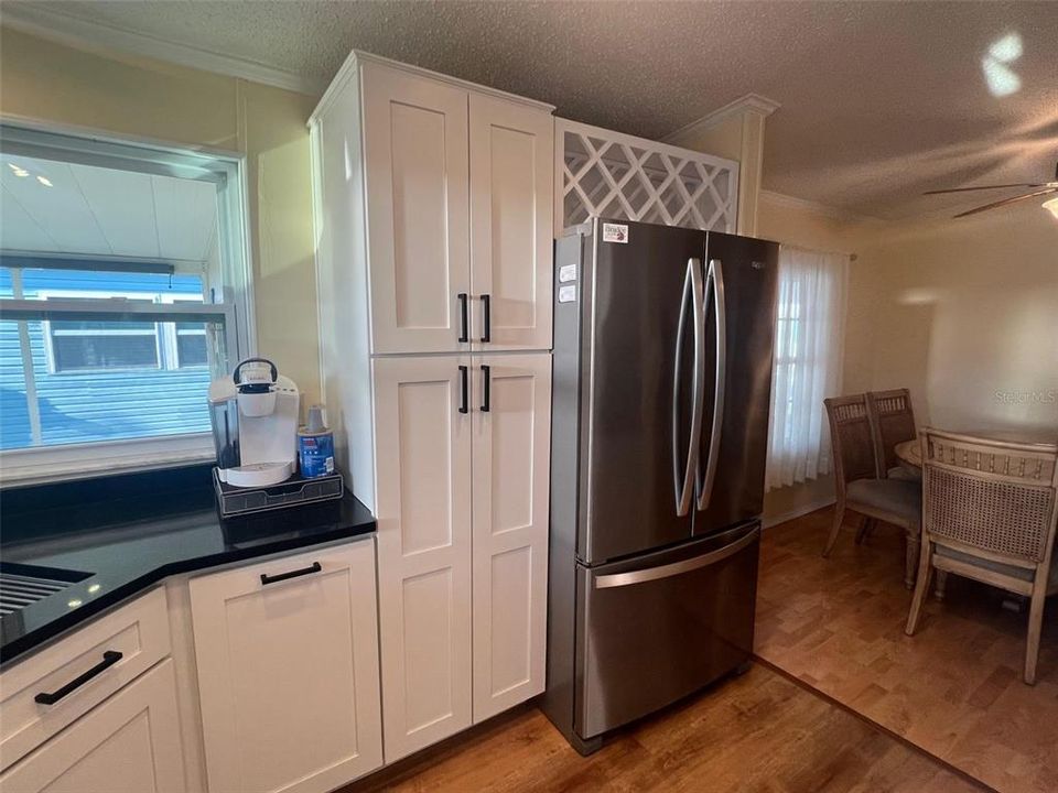 Active With Contract: $191,900 (2 beds, 2 baths, 1118 Square Feet)