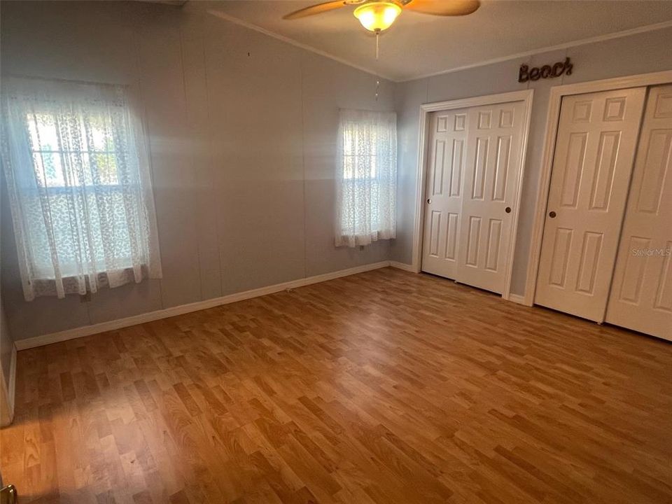 Active With Contract: $191,900 (2 beds, 2 baths, 1118 Square Feet)