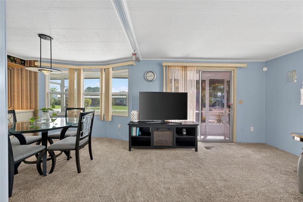 For Sale: $186,000 (2 beds, 2 baths, 1432 Square Feet)