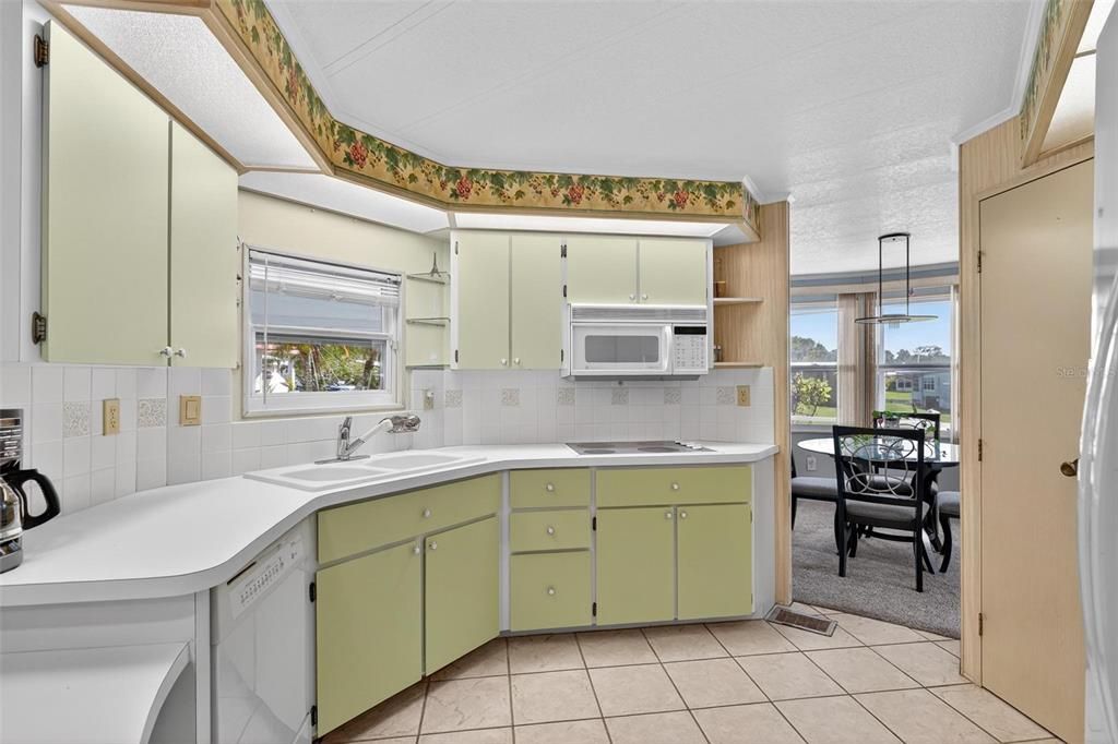 For Sale: $186,000 (2 beds, 2 baths, 1432 Square Feet)