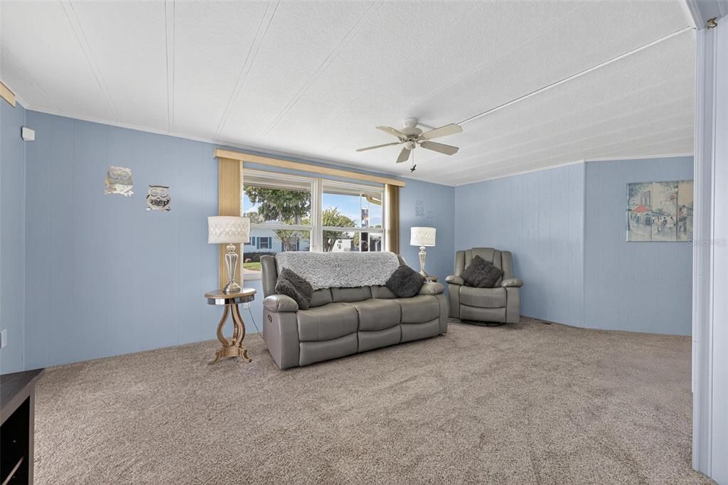 For Sale: $186,000 (2 beds, 2 baths, 1432 Square Feet)