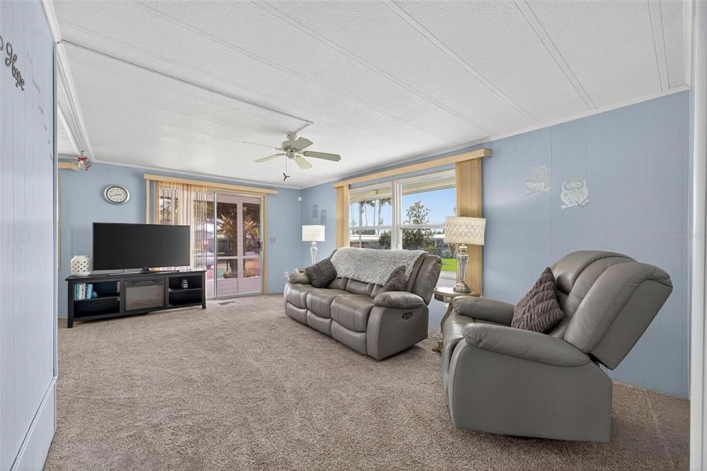 For Sale: $186,000 (2 beds, 2 baths, 1432 Square Feet)