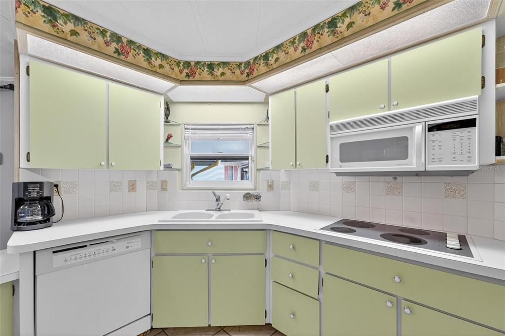 For Sale: $186,000 (2 beds, 2 baths, 1432 Square Feet)