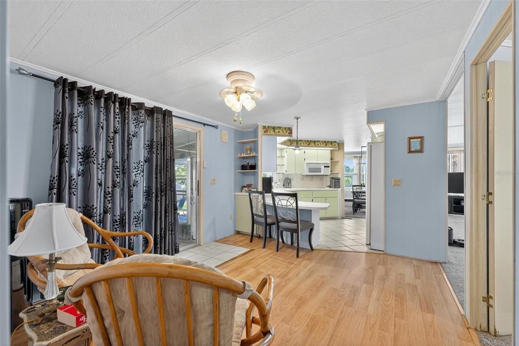 For Sale: $186,000 (2 beds, 2 baths, 1432 Square Feet)