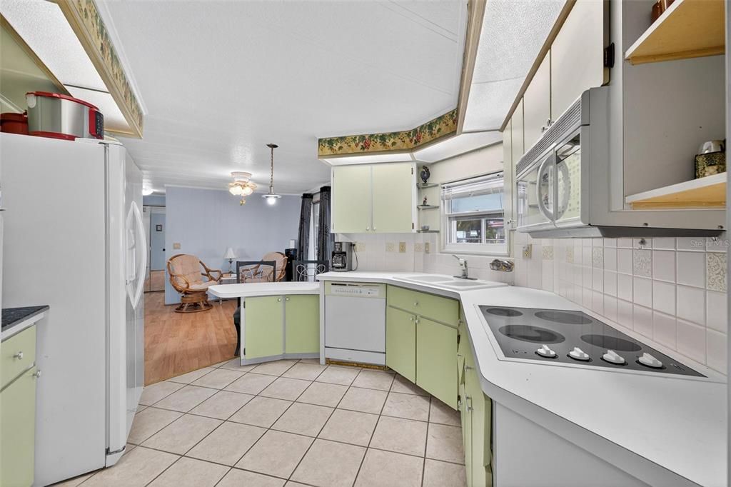 For Sale: $186,000 (2 beds, 2 baths, 1432 Square Feet)