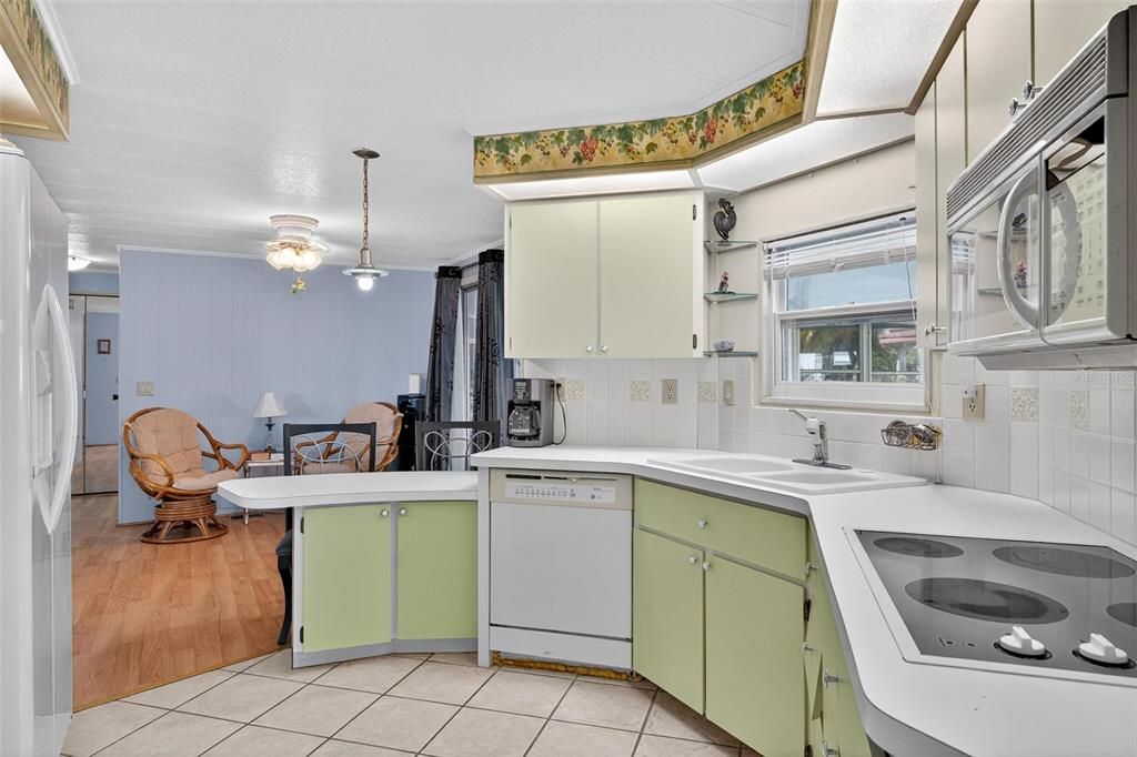 For Sale: $186,000 (2 beds, 2 baths, 1432 Square Feet)