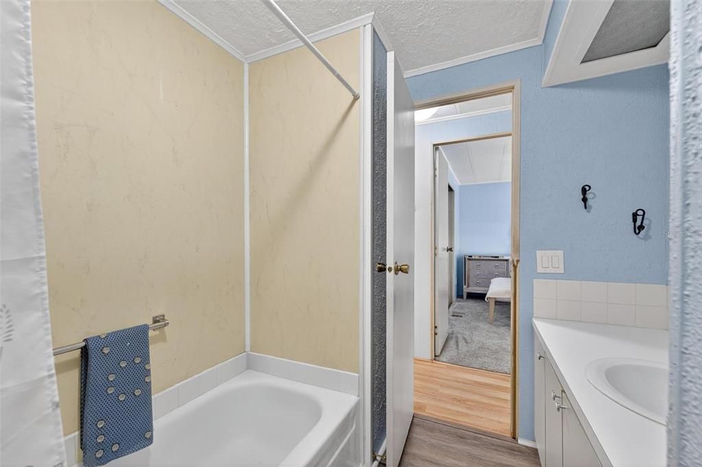 For Sale: $186,000 (2 beds, 2 baths, 1432 Square Feet)