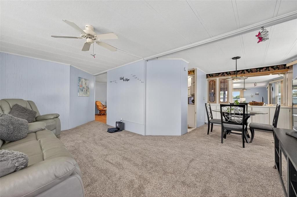 For Sale: $186,000 (2 beds, 2 baths, 1432 Square Feet)