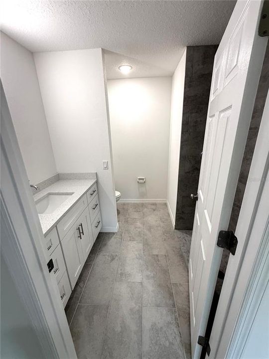 Activo con contrato: $220,000 (3 camas, 2 baños, 1181 Pies cuadrados)