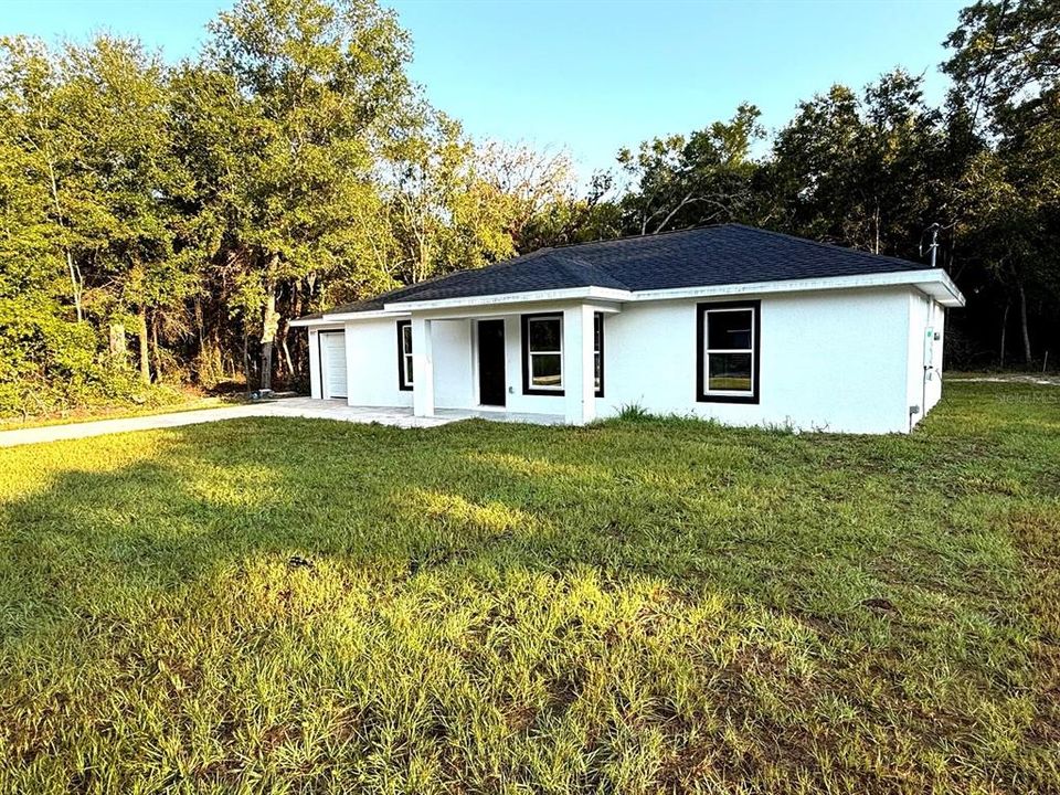 Activo con contrato: $220,000 (3 camas, 2 baños, 1181 Pies cuadrados)