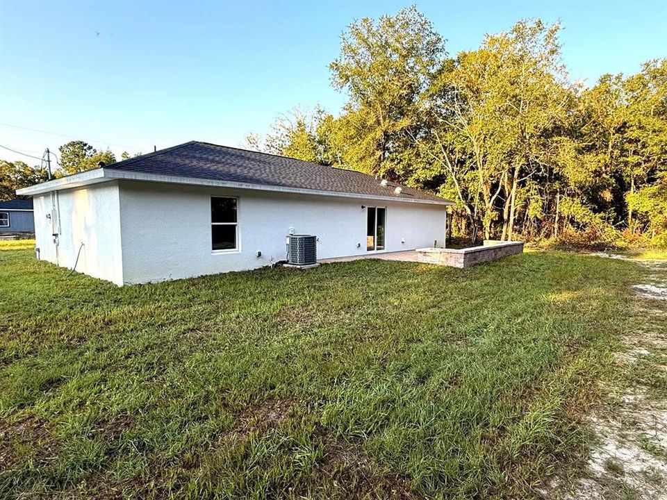 Activo con contrato: $220,000 (3 camas, 2 baños, 1181 Pies cuadrados)