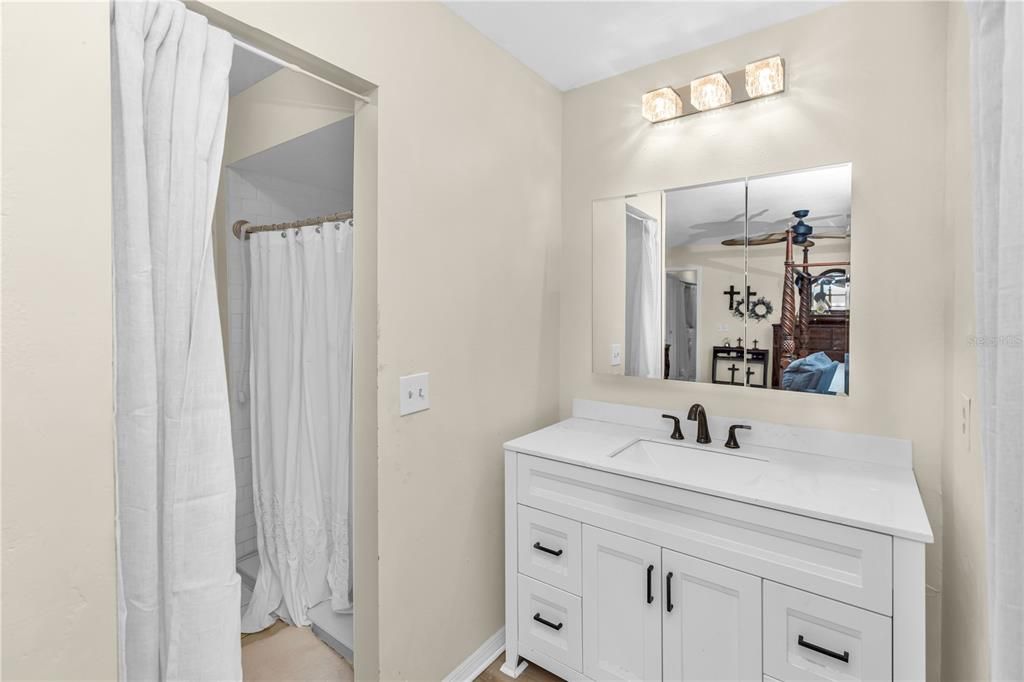 待售: $300,000 (3 贝兹, 2 浴室, 1451 平方英尺)