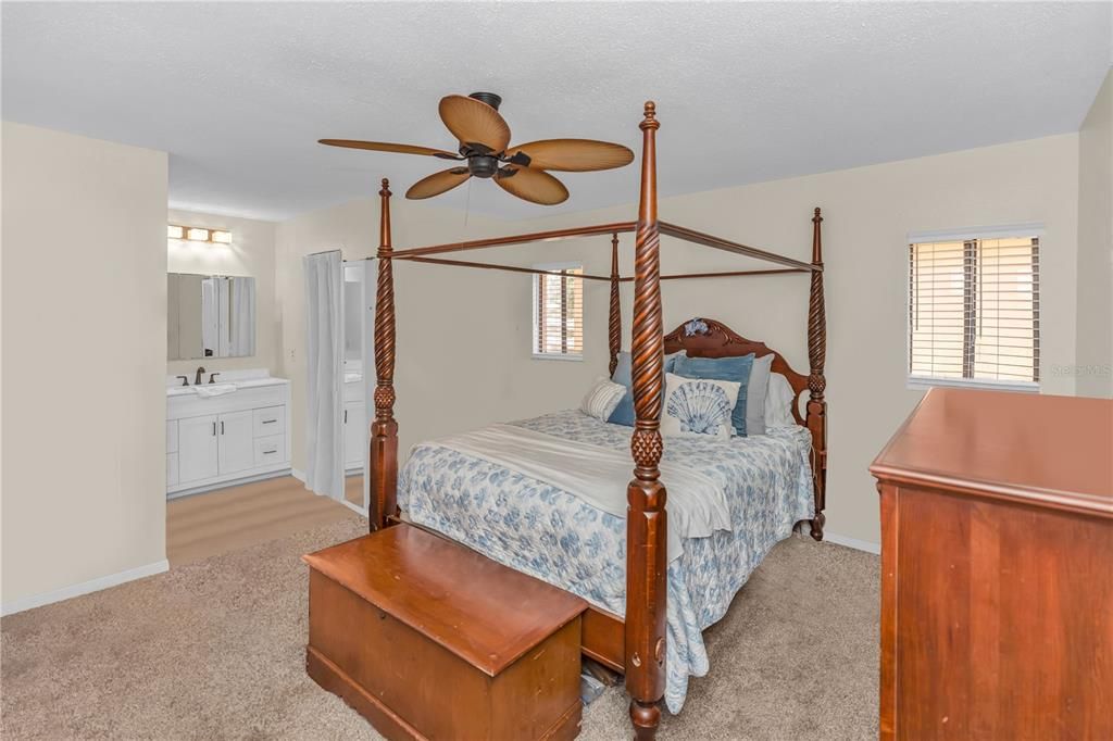 待售: $300,000 (3 贝兹, 2 浴室, 1451 平方英尺)