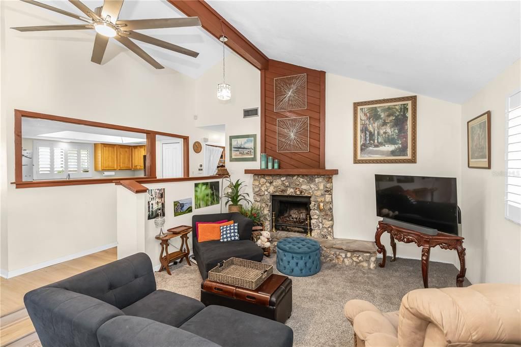 待售: $300,000 (3 贝兹, 2 浴室, 1451 平方英尺)