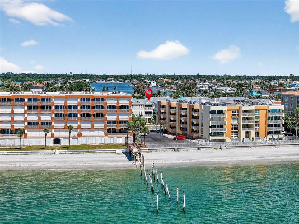 En Venta: $1,425,000 (3 camas, 3 baños, 2407 Pies cuadrados)