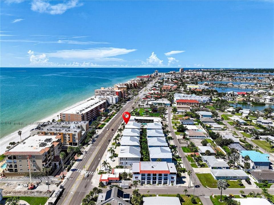 En Venta: $1,425,000 (3 camas, 3 baños, 2407 Pies cuadrados)