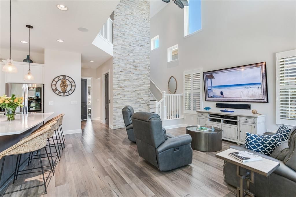 En Venta: $1,425,000 (3 camas, 3 baños, 2407 Pies cuadrados)