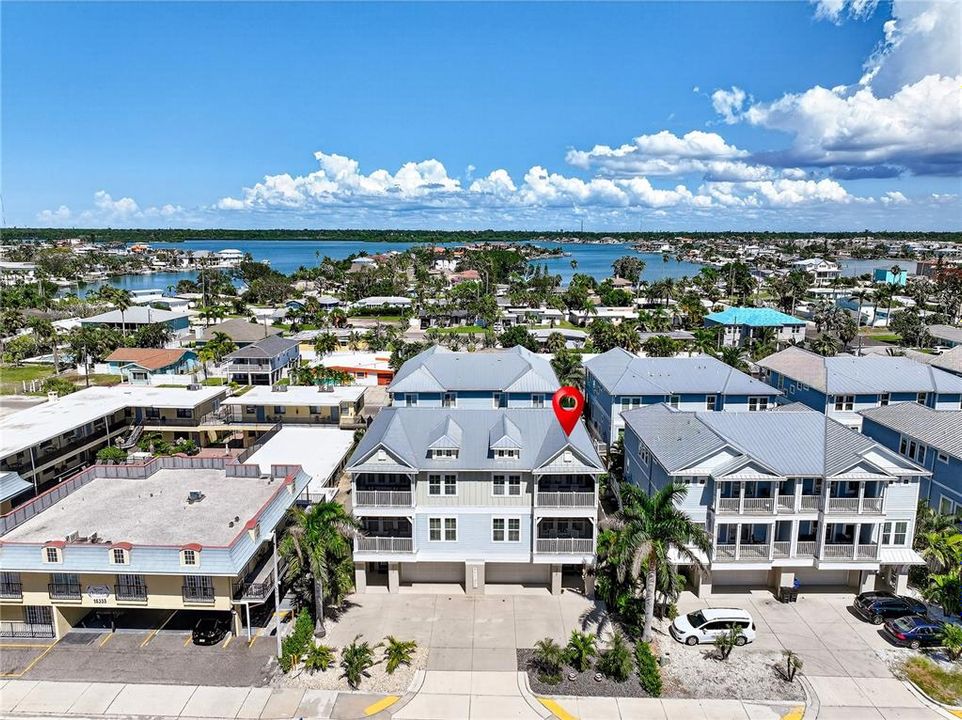 En Venta: $1,425,000 (3 camas, 3 baños, 2407 Pies cuadrados)